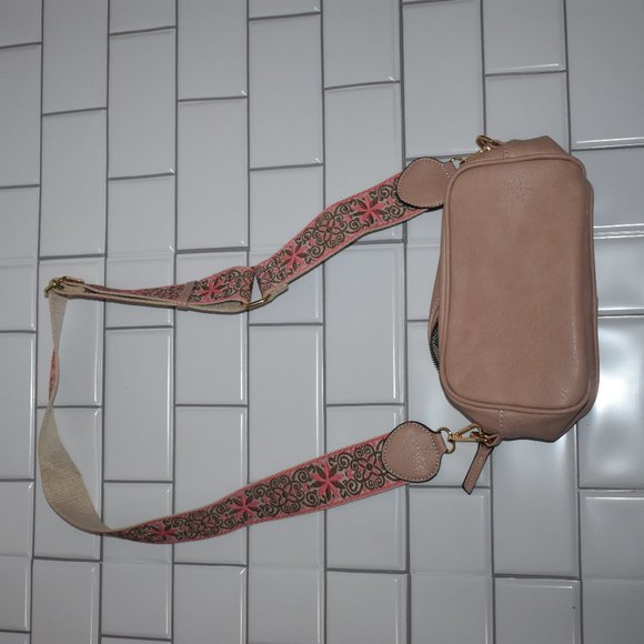 CROSSBODY BAG - Picture 1 of 2